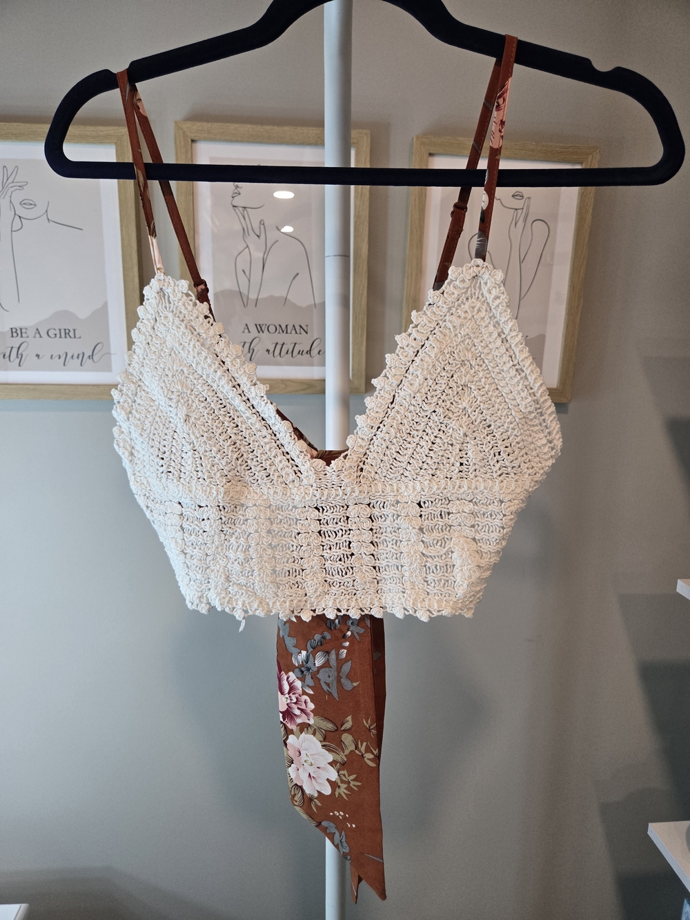 🔥Gorgeous..SHEIN Cream Crochet Lace Crop Top with Brown Floral Tie Straps